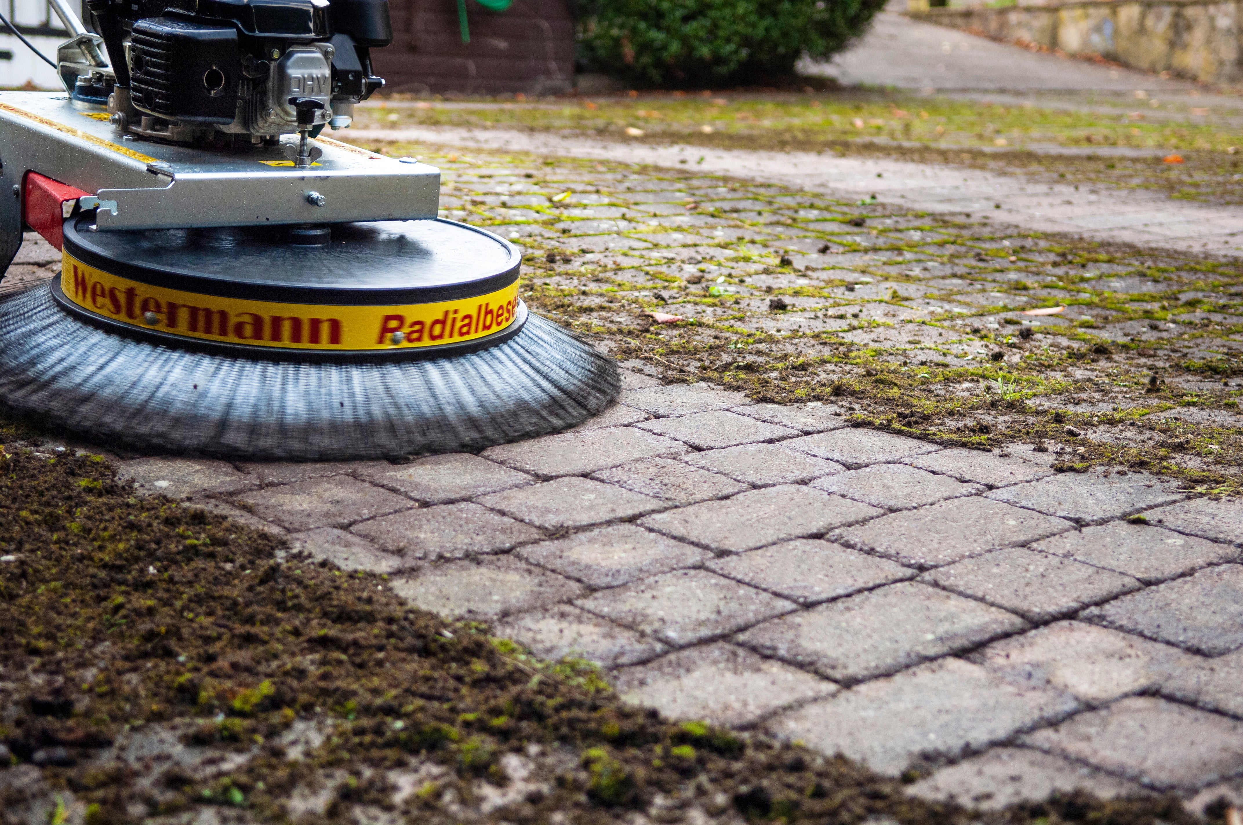 The Advantages of Moss Removal Machines Vs. Pressure Washing | SPA ...